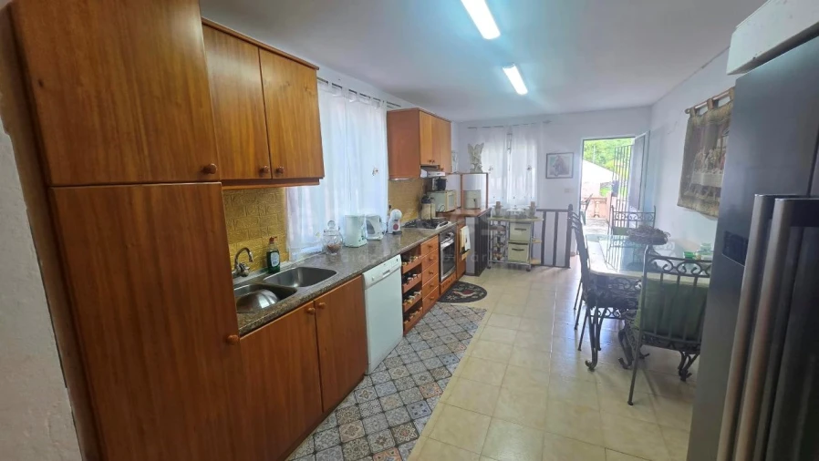 Moradia T5 para Venda em Terra Chã Foto 8