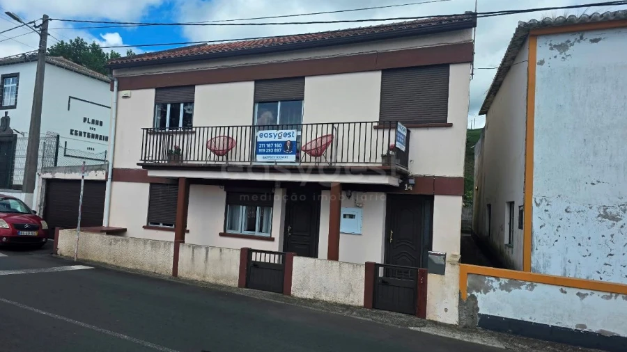 Moradia T5 para Venda em Terra Chã