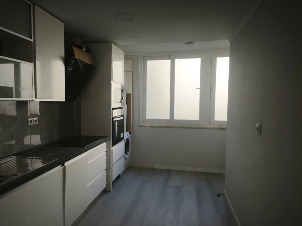 Apartamento T2 para Venda em Benfica Foto 7