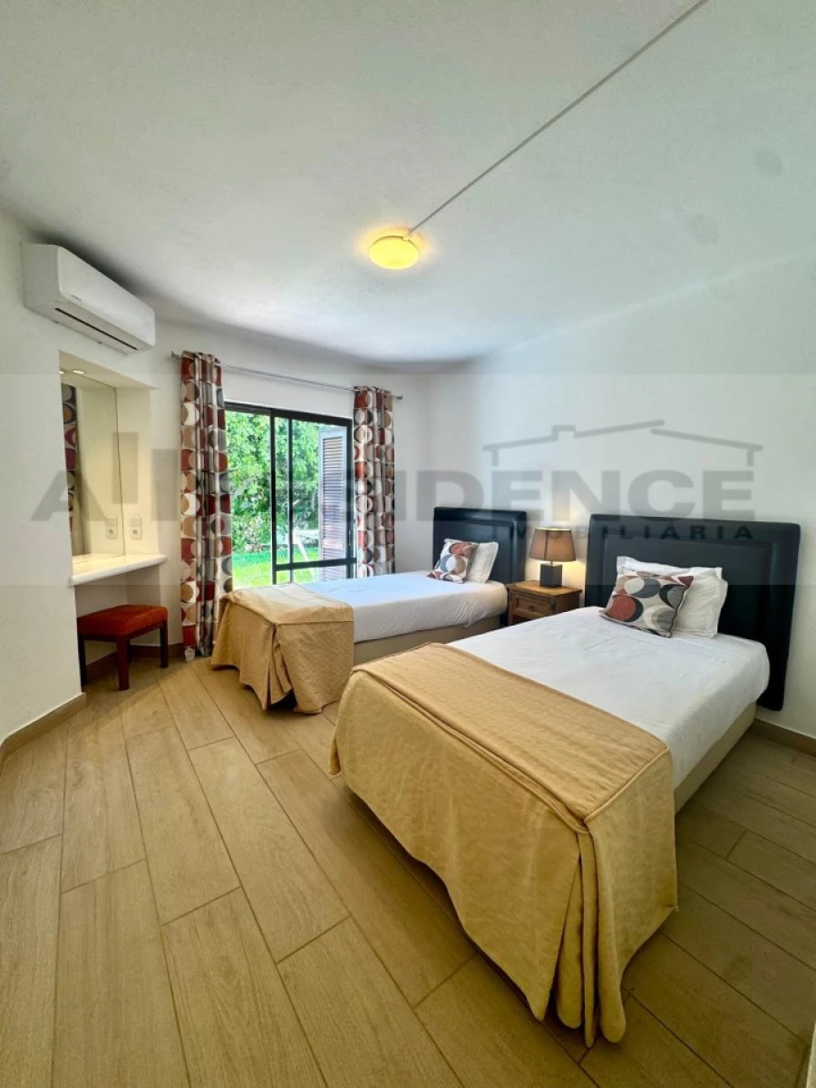 Apartamento T2 para Venda em Albufeira e Olhos de Água Foto 17