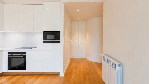 Apartamento T1 para Arrendamento em Aldoar, Foz do Douro e Nevogilde