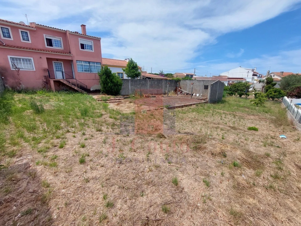 Moradia T4 para Venda em Nadadouro Foto 2