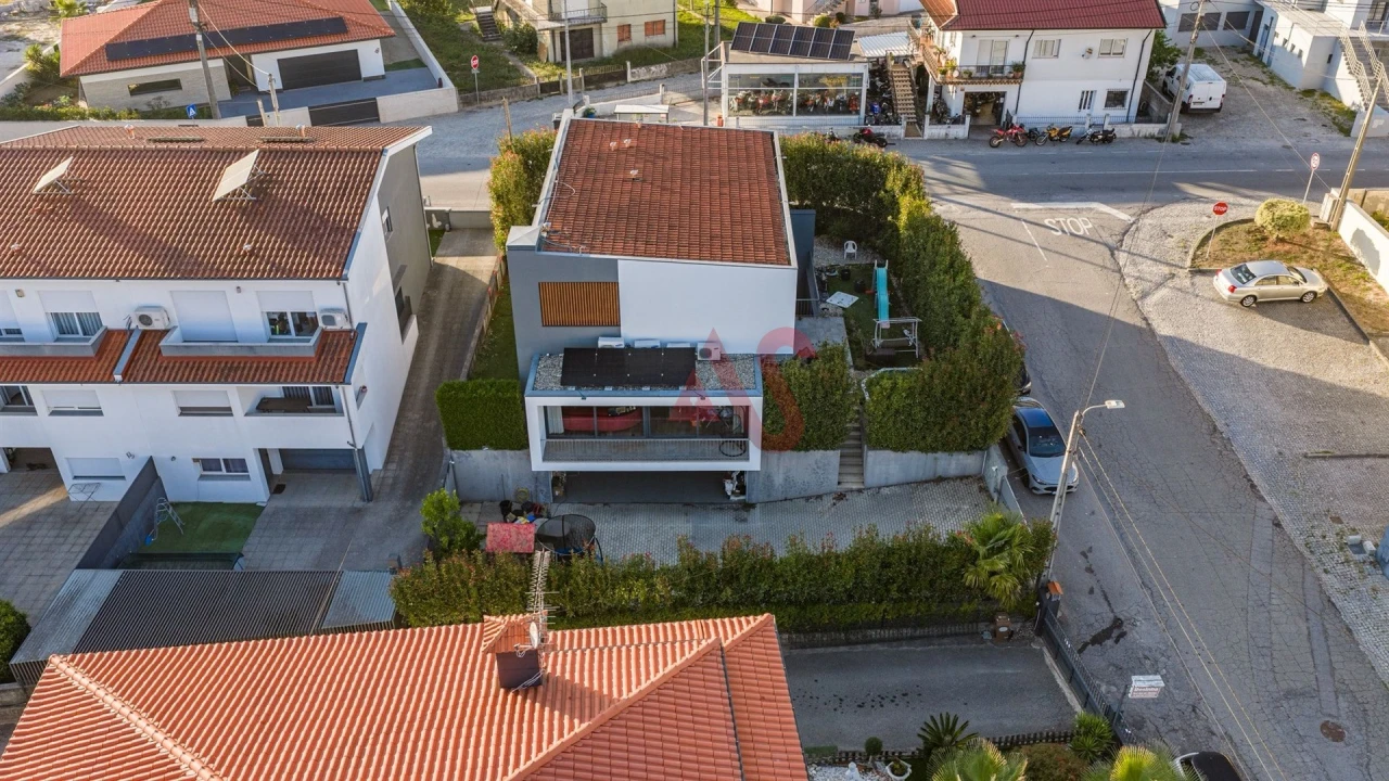 Moradia T4 para Venda em Prazins Santo Tirso e Corvite Foto 3