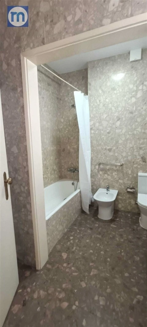 Apartamento T3 para Arrendamento em Lordelo do Ouro e Massarelos