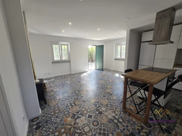 Apartamento T1 para Arrendamento em Santa Maria e São Miguel, São Martinho, São Pedro Penaferrim