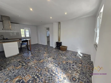 Apartamento T1 para Arrendamento em Santa Maria e São Miguel, São Martinho, São Pedro Penaferrim