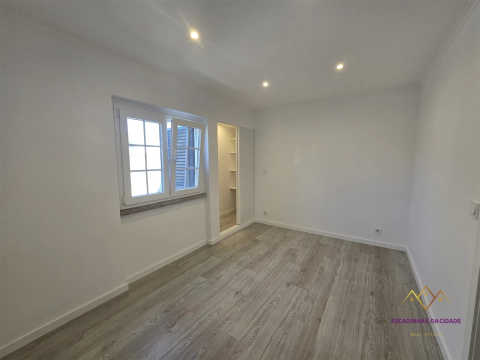 Apartamento T1 para Arrendamento em Santa Maria e São Miguel, São Martinho, São Pedro Penaferrim Foto 14