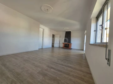 Apartamento T2 para Arrendamento em Covilhã e Canhoso