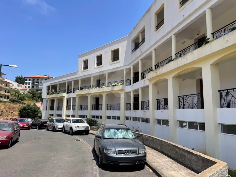 Apartamento T1 para Venda em Caniço Foto 23
