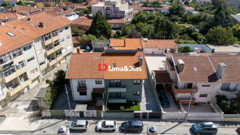 Moradia T4 para Venda em Arcozelo