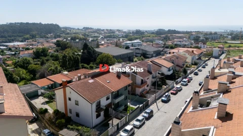 Moradia T4 para Venda em Arcozelo