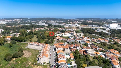 Moradia T4 para Venda em Arcozelo