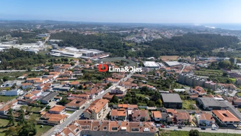 Moradia T4 para Venda em Arcozelo