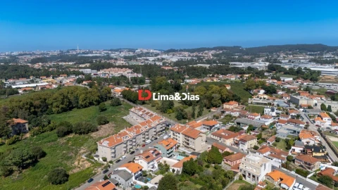 Moradia T4 para Venda em Arcozelo