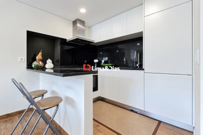 Moradia T4 para Venda em Arcozelo