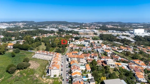 Moradia T4 para Venda em Arcozelo