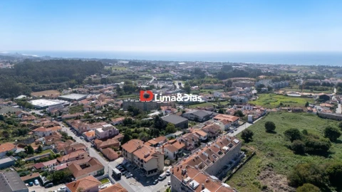 Moradia T4 para Venda em Arcozelo