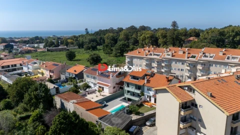 Moradia T4 para Venda em Arcozelo