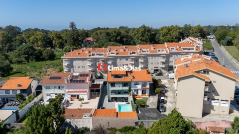 Moradia T4 para Venda em Arcozelo