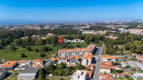 Moradia T4 para Venda em Arcozelo