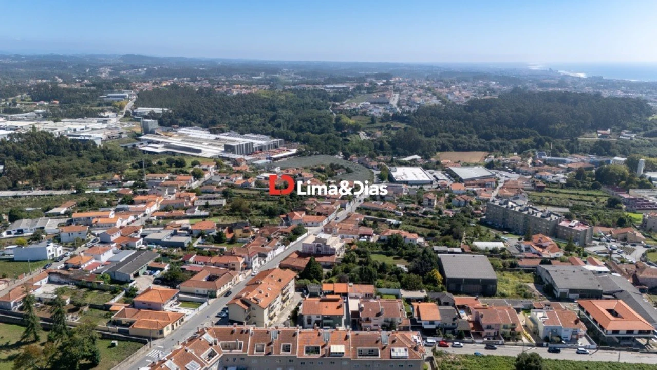 Moradia T4 para Venda em Arcozelo Foto 35