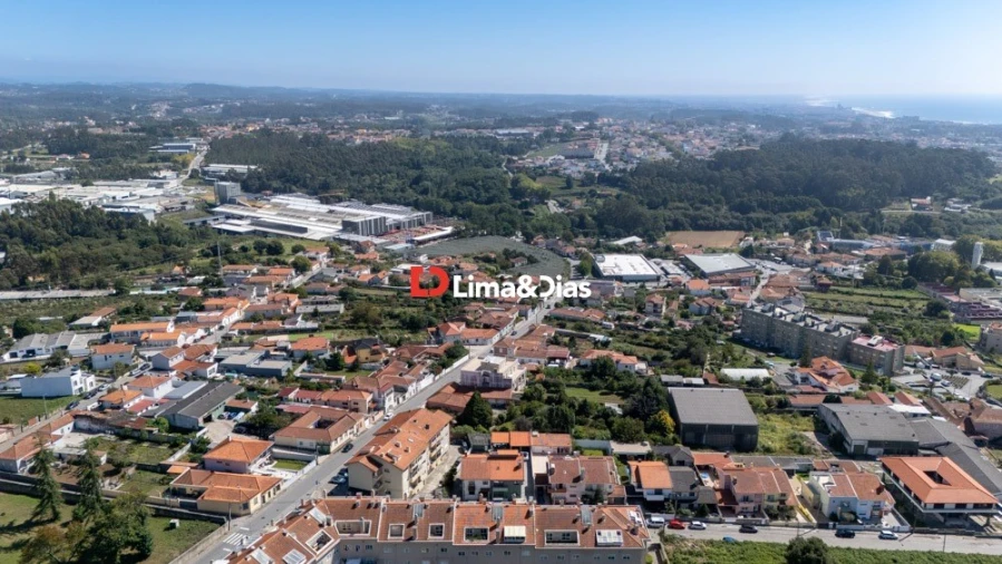 Moradia T4 para Venda em Arcozelo Foto 35