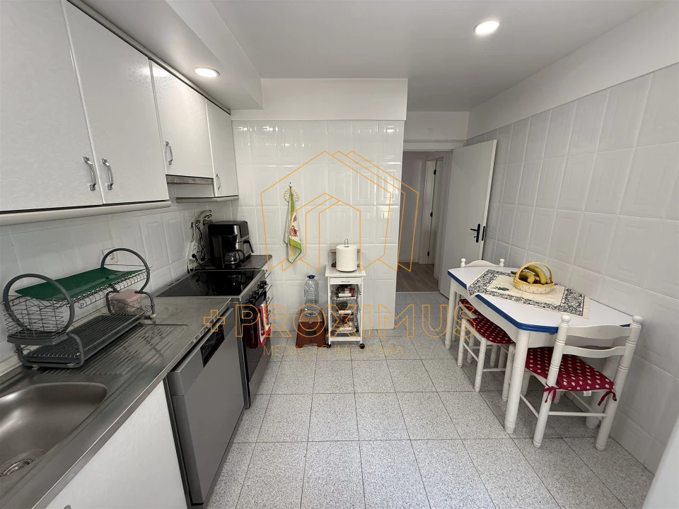 Apartamento T2 para Venda em Tavarede Foto 9