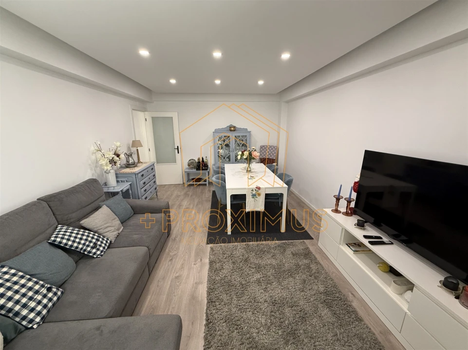 Apartamento T2 para Venda em Tavarede Foto 5