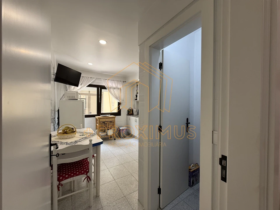 Apartamento T2 para Venda em Tavarede Foto 6