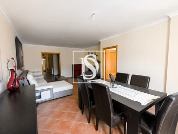 Apartamento T3 para Venda em Sé, Santa Maria e Meixedo