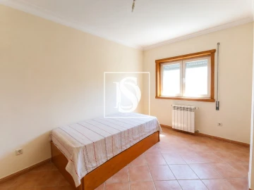Apartamento T3 para Venda em Sé, Santa Maria e Meixedo