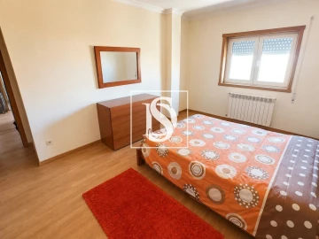 Apartamento T3 para Venda em Sé, Santa Maria e Meixedo