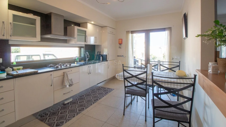 Moradia T3 para Arrendamento em Mexilhoeira Grande Foto 4