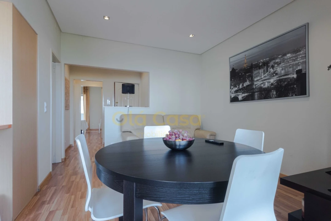 Apartamento T1 para Venda em Cedofeita, Santo Ildefonso, Sé, Miragaia, São Nicolau e Vitória Foto 2