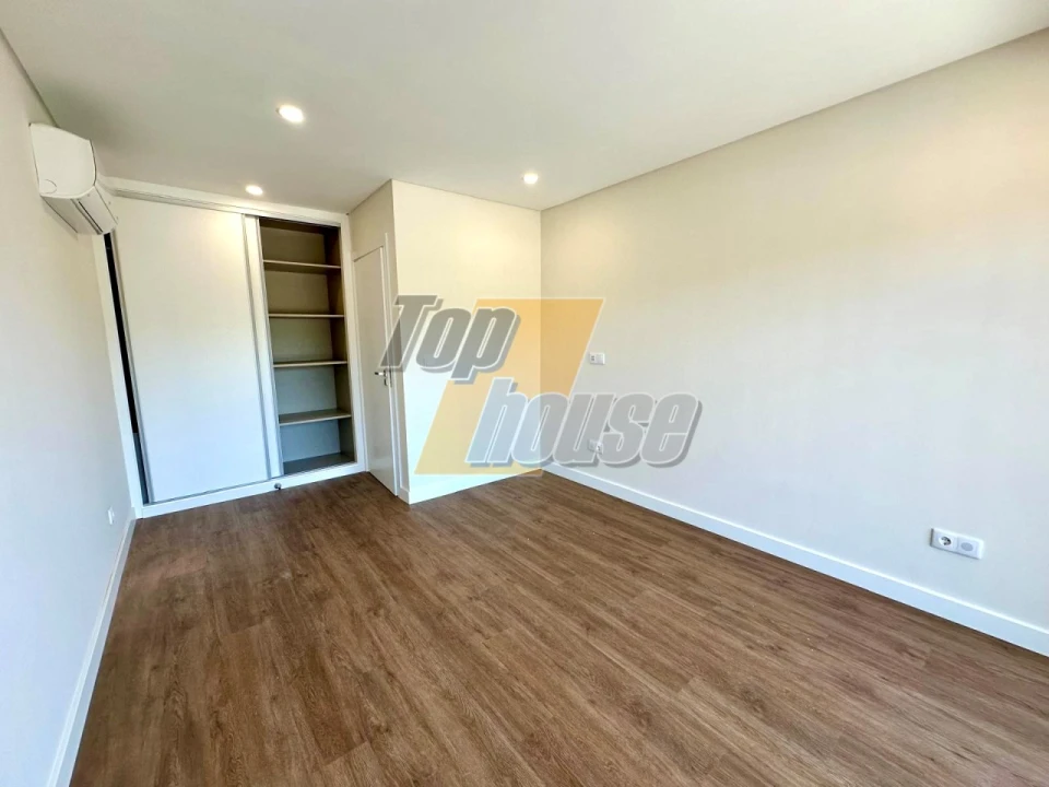 Apartamento T2 para Arrendamento em Costa da Caparica Foto 7