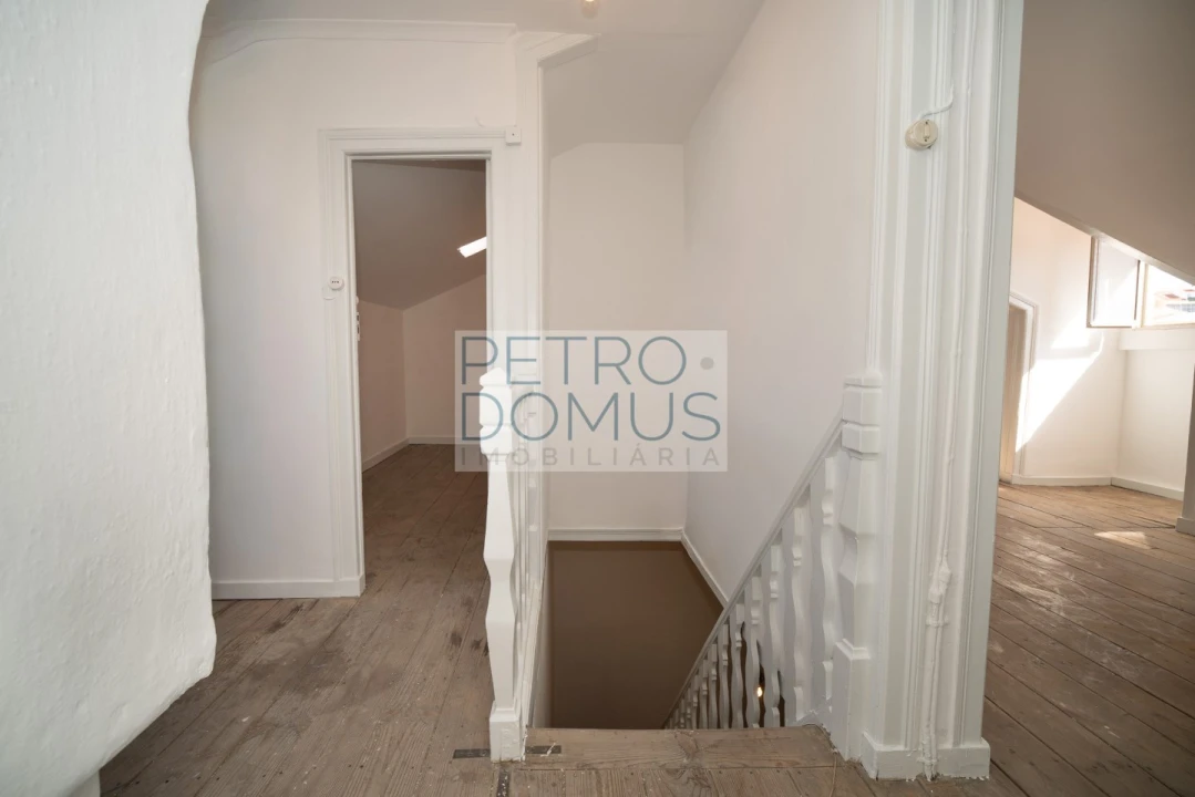 Apartamento T3 para Venda em Campolide Foto 20