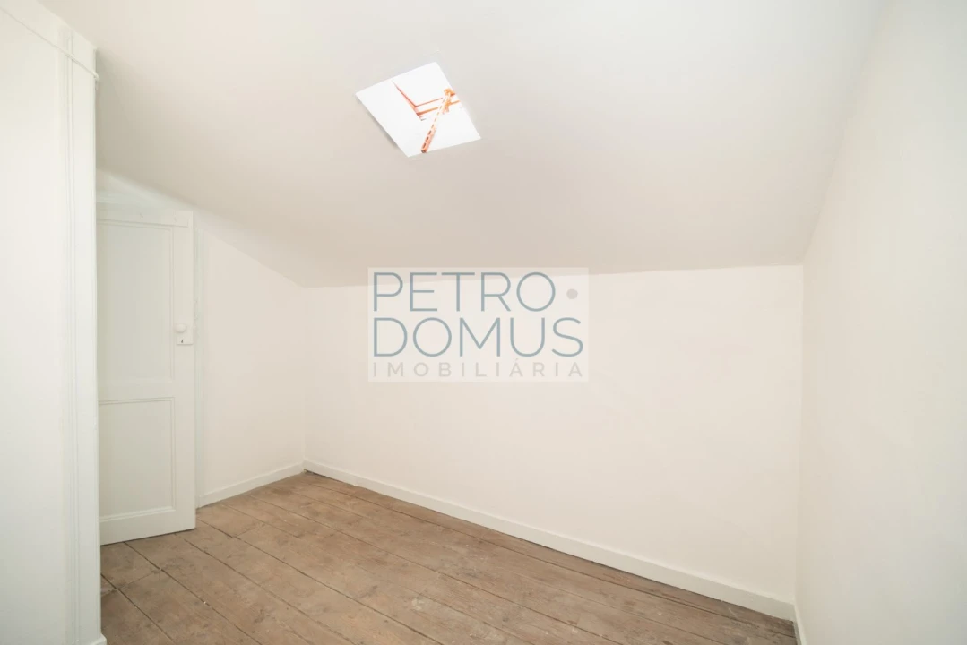 Apartamento T3 para Venda em Campolide Foto 22