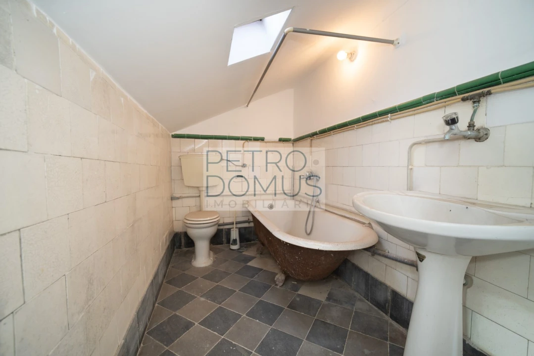 Apartamento T3 para Venda em Campolide Foto 28