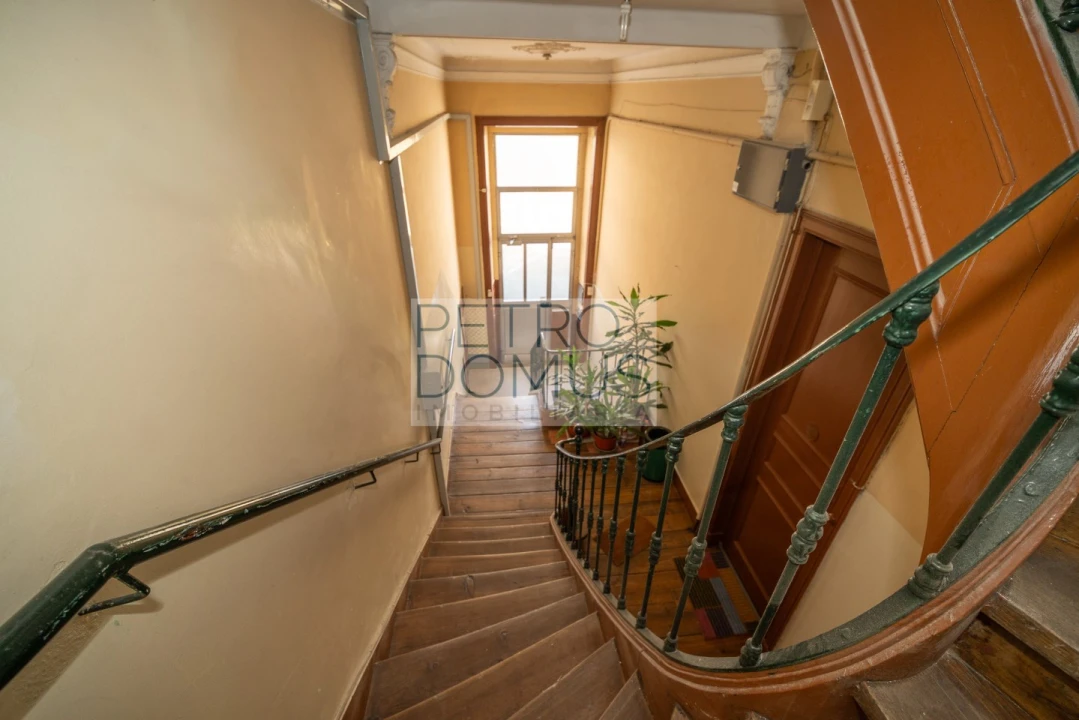 Apartamento T3 para Venda em Campolide Foto 30