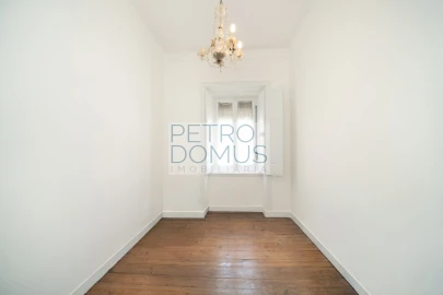 Apartamento T3 para Venda em Campolide