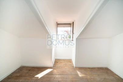 Apartamento T3 para Venda em Campolide