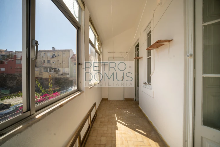 Apartamento T3 para Venda em Campolide Foto 3