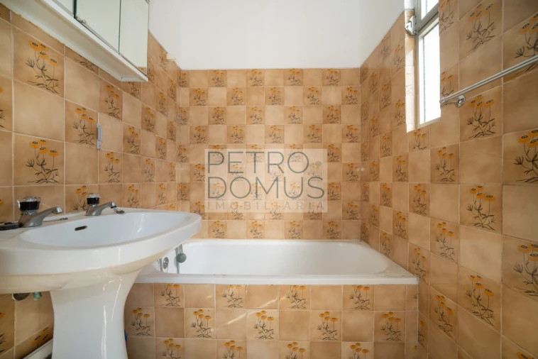 Apartamento T3 para Venda em Campolide Foto 4