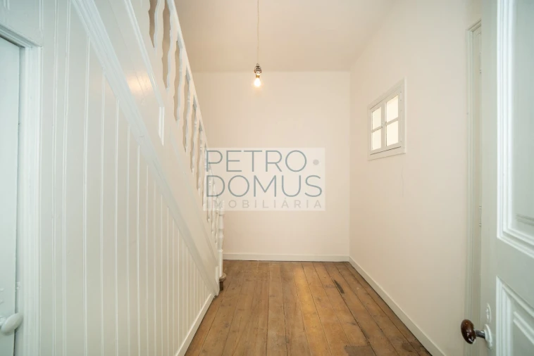 Apartamento T3 para Venda em Campolide Foto 16