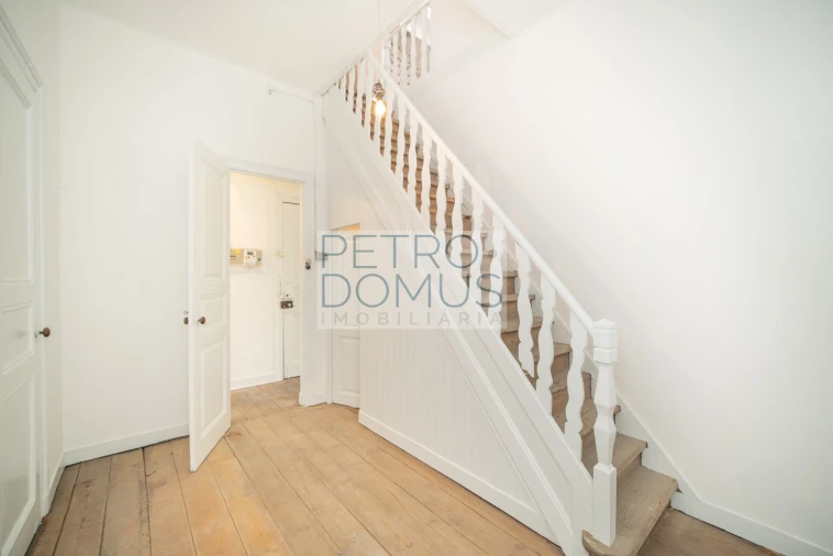 Apartamento T3 para Venda em Campolide Foto 17
