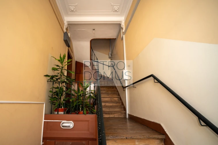 Apartamento T3 para Venda em Campolide Foto 31