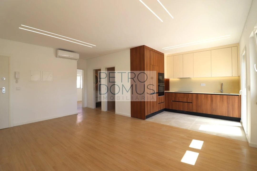 Apartamento T2 para Venda em Almada, Cova da Piedade, Pragal e Cacilhas Foto 6