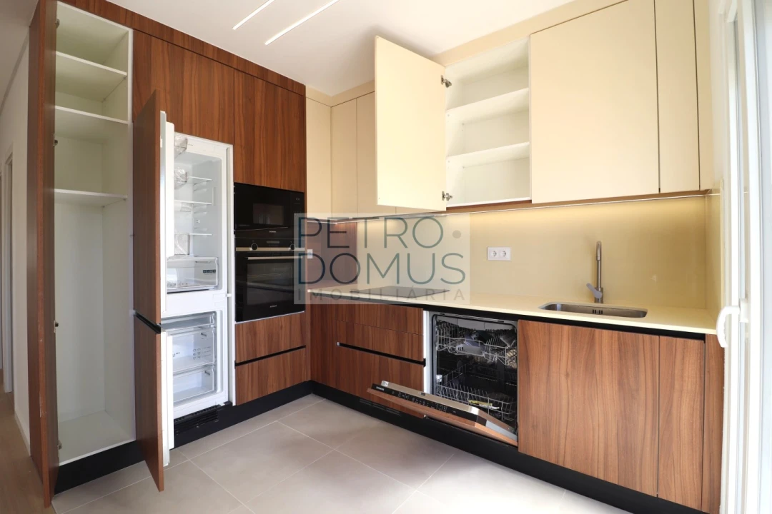 Apartamento T2 para Venda em Almada, Cova da Piedade, Pragal e Cacilhas Foto 3
