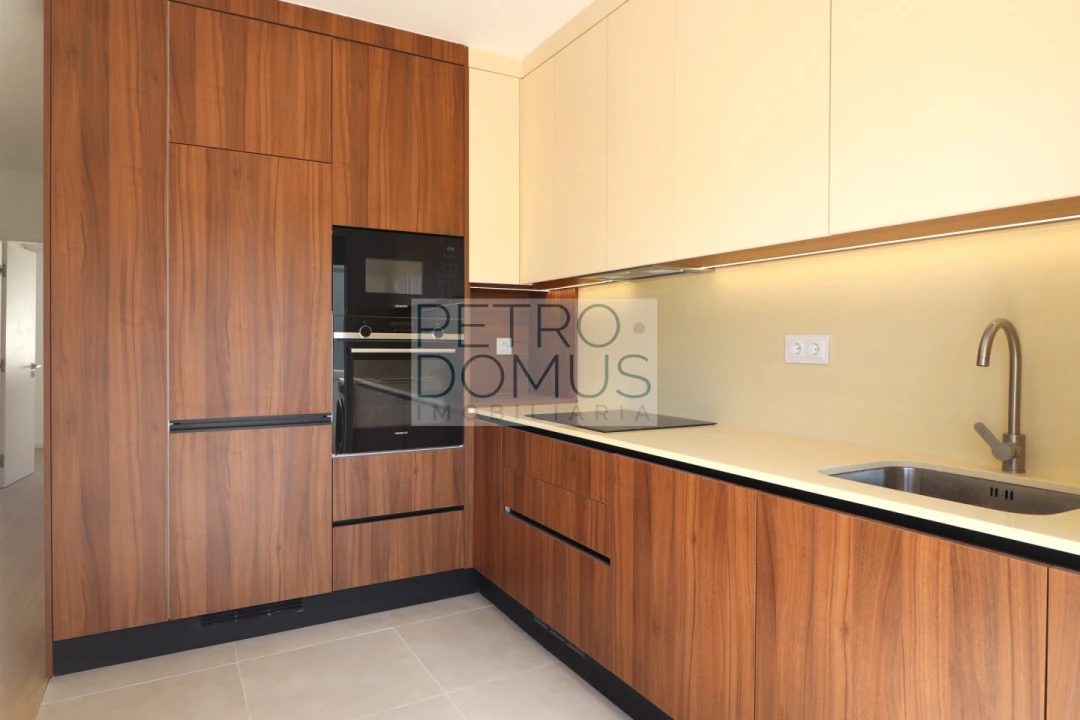 Apartamento T2 para Venda em Almada, Cova da Piedade, Pragal e Cacilhas Foto 2