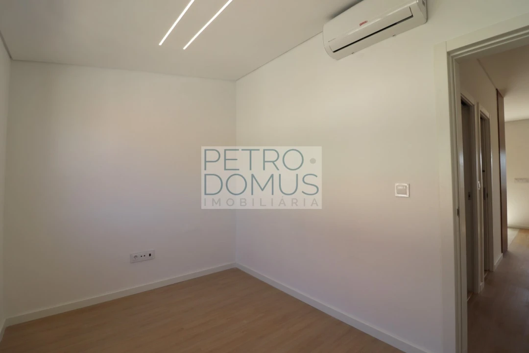 Apartamento T2 para Venda em Almada, Cova da Piedade, Pragal e Cacilhas Foto 33